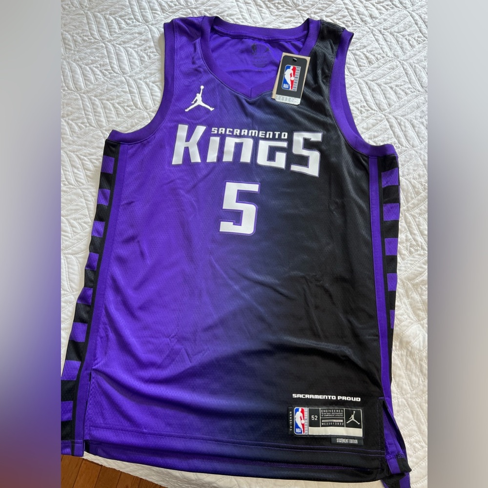 NWT Authentic NBA Sacramento Kings Jersey (#5 Fox) - Retails for $120